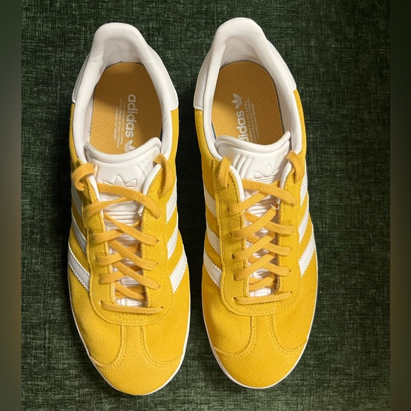 Adidas Gazelles *READ ABOUT SIZING* - Picture 2 of 4